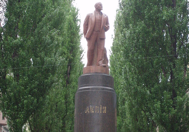 Так выглядел снесенный в 2013 году Ленин на Бессарабке. || Фото: wikipedia.org