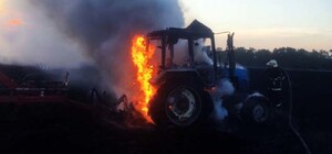 Оккупанты обстрелом уничтожили тракторную бригаду в Запорожской области