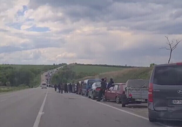 В Васильевке на блокпосту в очереди на выезд из оккупации скончались четыре человека. || Иллюстративное фото: t.me/zoda_gov_ua