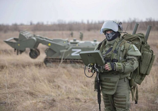 Оккупанты стянули военную технику в жилые кварталы Бердянска. || Иллюстративное фото: mlyn.b