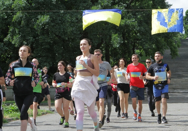 В Киеве пройдет забег в поддержку защитников Мариуполя. || Фото: Укрінформ
