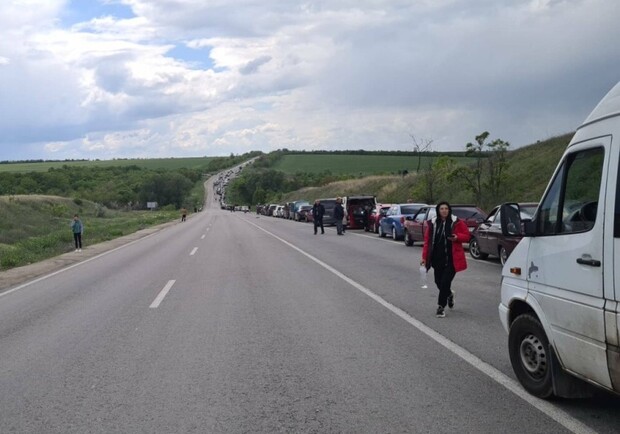 В Васильевке на блокпоста оккупанты начали делать копии паспортов уезжающих украинцев. || Фото: 061.ua