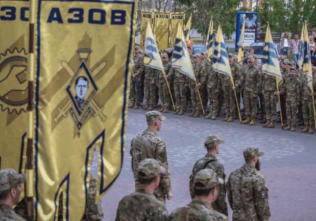 За видеоклип в баре с символикой "Азова" суд в Крыму дал 10 суток ареста. || Фото: azov.org.ua
