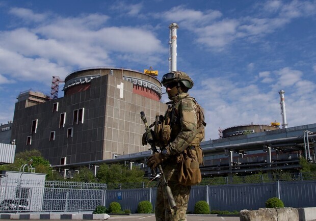 Російські загарбники виводять техніку з Енергодару. || Фото: t.me/znppatom