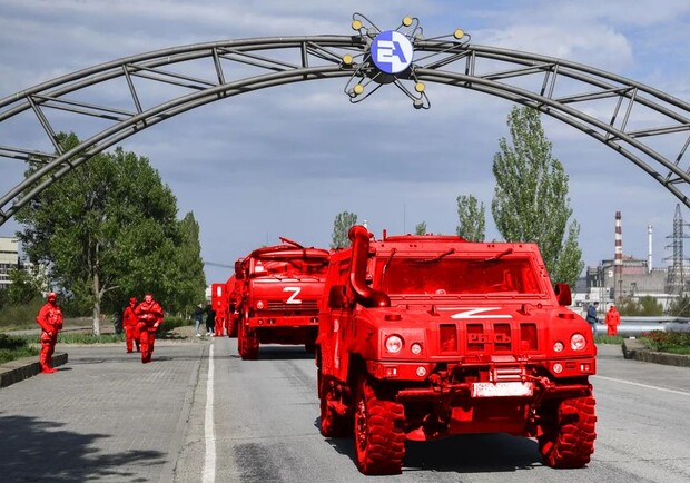 На Запорожскую АЭС завезли еще больше военной техники и оккупантов || - фото: t.me/energoatom_ua