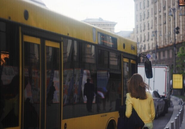 Может ли такси останавливаться на остановке автобуса