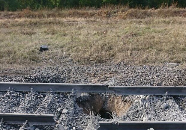В Мелитополе взорвали железную дорогу: оккупанты не могут доставлять боеприпасы. || Фото: fakty.com.ua