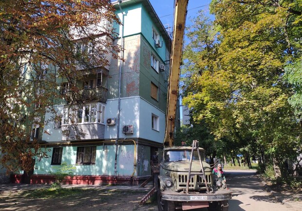 Из-за ракетного удара в Запорожье повреждено более 20 домов. || Фото: t.me/kurtievofficial
