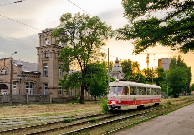 В Запорожье некоторые троллейбусы временно не курсируют из-за ночных обстрелов. || Фото: transphoto.org