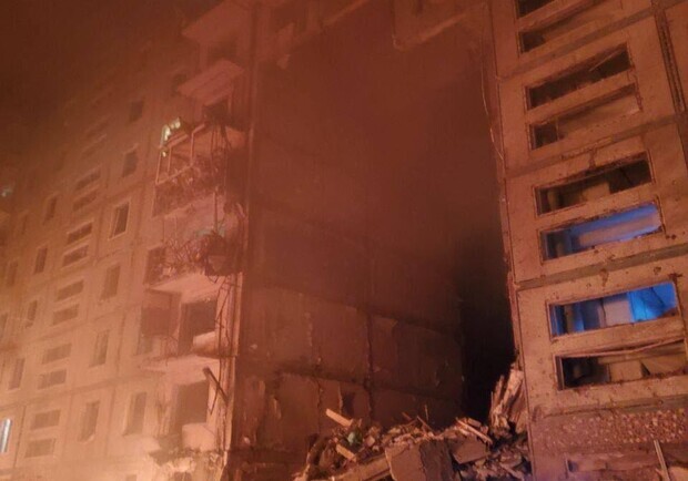 В Запорожье из-под завалов дома достали тела еще двоих людей - || фото: t.me/starukhofficial