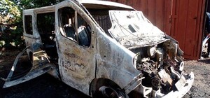 На Отрадном мужчина хотел обокрасть автомобиль и, не найдя ценностей, поджег его