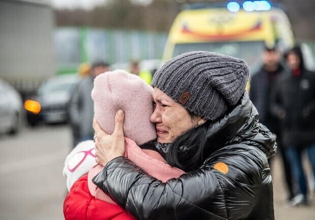 У Кирилівці окупанти загрожують депортацією батькам, які не віддали своїх дітей на "російське навчання". || Фото: dunicef.org