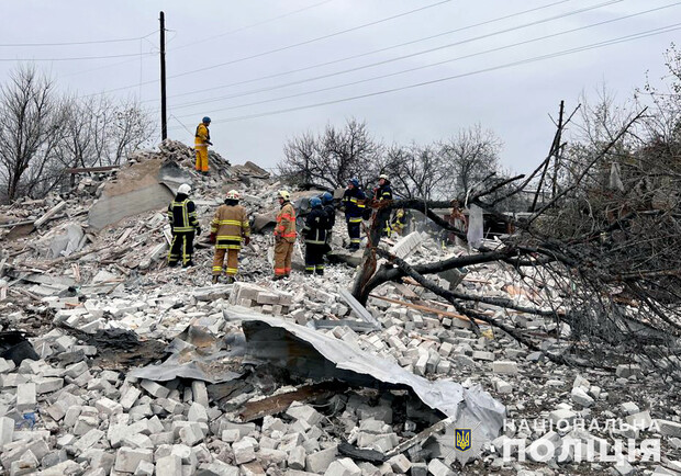 Ракетний удар по багатоквартирному будинку у Вільнянську: загиблих вже 9 - || фото: фото: zp.npu.gov.ua