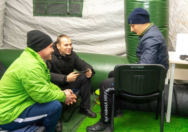 Адреса \"Пунктов незламности\" в Днепре, где можно зарядить телефон и ...