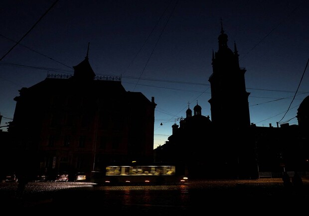 В Киеве возможны аварийные отключения света || фото: Roman Baluk/Reuters