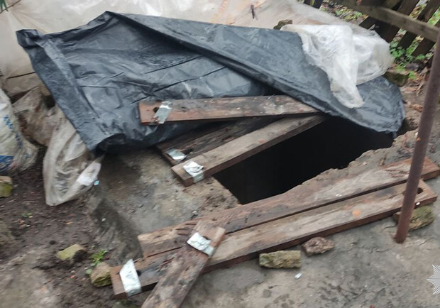 В Запорожье мужчина убил квартиранта и спрятал тело в выгребной яме. || Фото: zp.npu.gov.ua