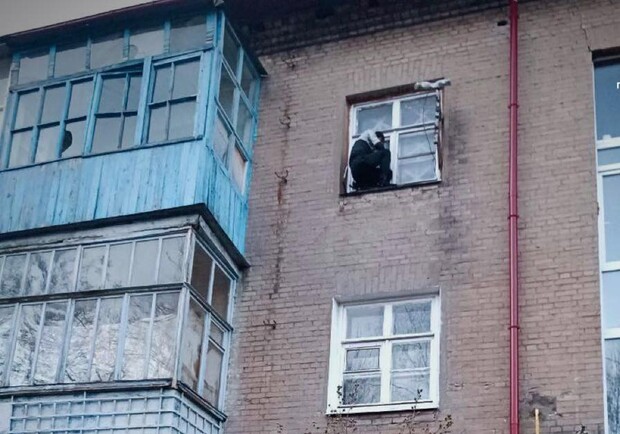 В Запорожье патрульные спасли мужчину, который хотел покончить с собой. || Фото: facebook.com/zaporizhiapolice