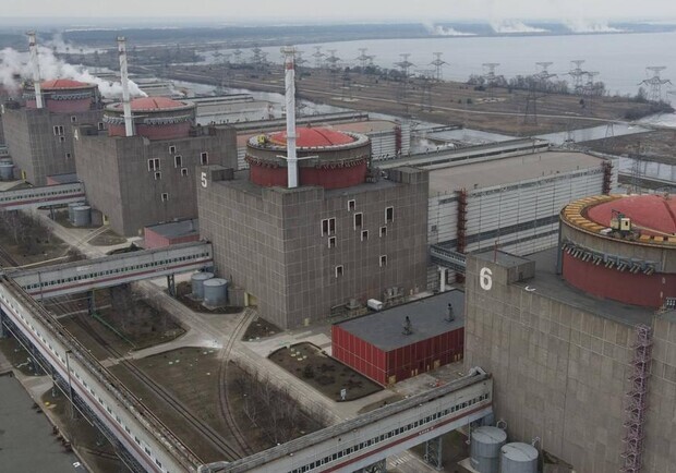 Запорізька АЕС в Енергодарі втратила зв'язок із резервною лінією електропередач. || Фото: static.dw.com