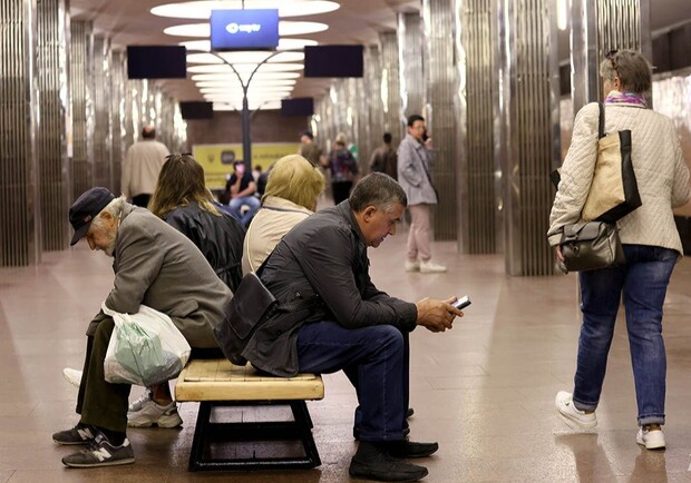 В киевском метро появится бесплатный Wi-Fi. || Фото: Вечерний Киев