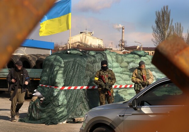 На блокпостах в Запорожье ежесуточно проверяют более двух тысяч человек. || Фото: zp.npu.gov.ua