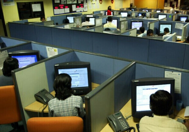 В Запорожье задержали мошенников, обустроивших call-центр. || Фото: interfax.com.ua