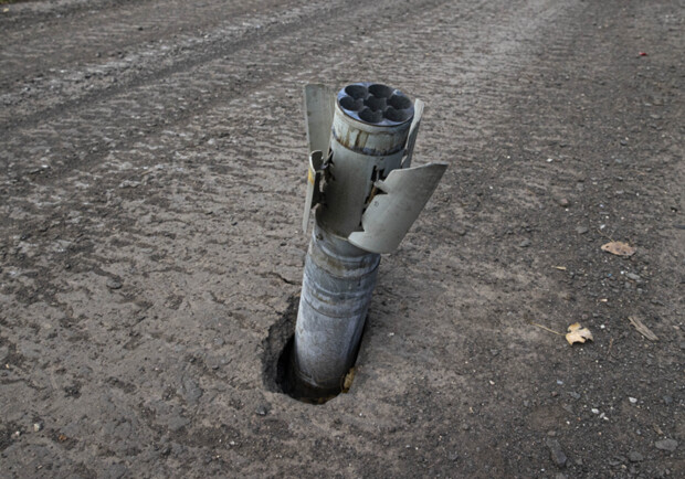 Под Запорожьем саперы обнаружили остатки ракеты ЗРК С-300. || Фото: gettyimages.com