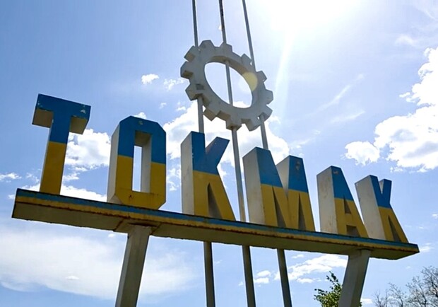 В Токмаку окупанти змушують школярів писати "листи підтримки" військовим РФ. || Фото: zoda.gov.ua