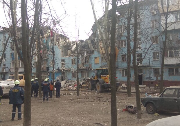 В Запорожье дом, в который 2 марта попала вражеская ракета, подлежит восстановлению. || Фото: zp.vgorode.ua/Александра Залозная
