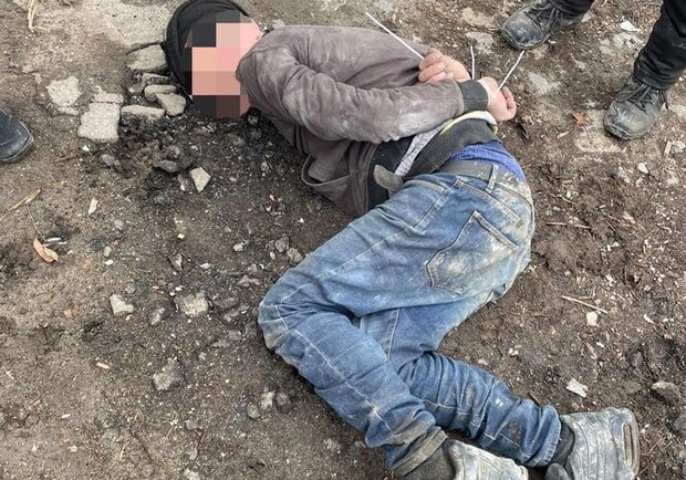 Из разрушенных квартир в центре Запорожья мужчина пытался украсть вещи – || фото: facebook.com/profile.php?id=100008528200769