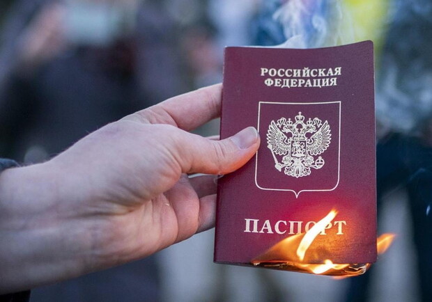 У Мелітополі окупанти заборонили виплати та розрахунки без російських документів || - фото: beztabu.net