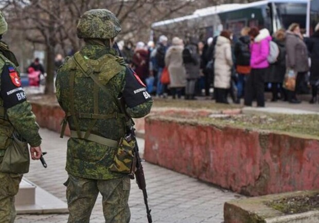 Враг активизировал подготовку по эвакуации населения на оккупированной части Запорожской области. || Фото: reuters.com