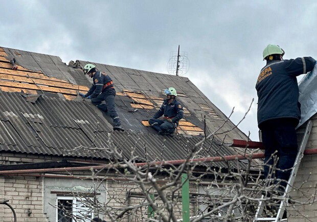 Повреждены 33 дома: что сейчас происходит на месте ракетных ударов в Запорожье -||  фото: t.me/kurtievofficial