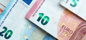 Курс валют в Украине 30 апреля 2023: сколько стоит доллар и евро