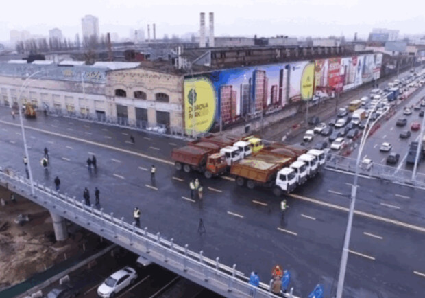 Влада незабаром викупить цех заводу "Більшовик" у Києві і розпочне добудову мосту на Шулявці. || Фото: tvoemisto.tv