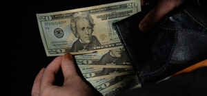 Курс валют в Украине 25 мая 2023: сколько стоит доллар и евро