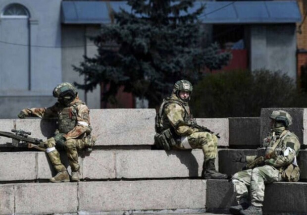 Враг захватил общежитие в Запорожской области для заселения туда русских военных. || Фото: ukrinform.ua