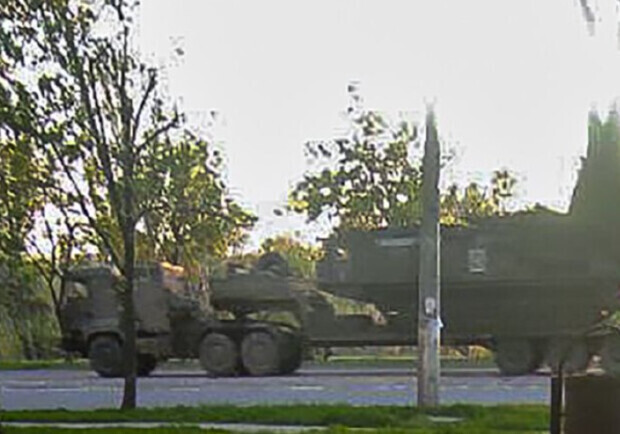 Оккупанты перекидывают в сторону бердянских боеприпасы с "непонятной маркировкой". || Фото: t.me/andriyshTime