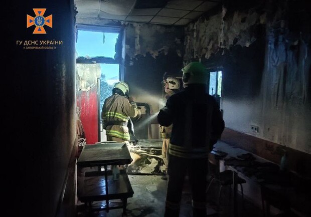 В больнице Запорожья возник пожар: эвакуированы 40 пациентов. || Фото: t.me/gu_dsns_zp