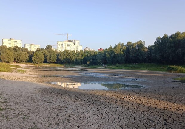 У Києві забудовники знищують унікальне озеро - || фото: facebook.com/groups/TheFishingInKiev