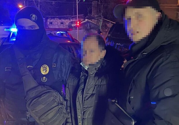Как покарали педофила, который проникал в женские школьные туалеты в Киеве и Львовской области. || Фото: t.me/kyiv_pro_office