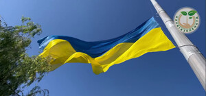 В Харькове подняли самый большой флаг в области (видео)