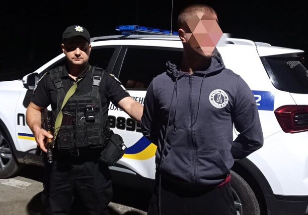 В Запорожье мужчина угрожал ножом посетителям кафе. || Фото: facebook.com/Politsiya.okhorony.Zaporizhzhia