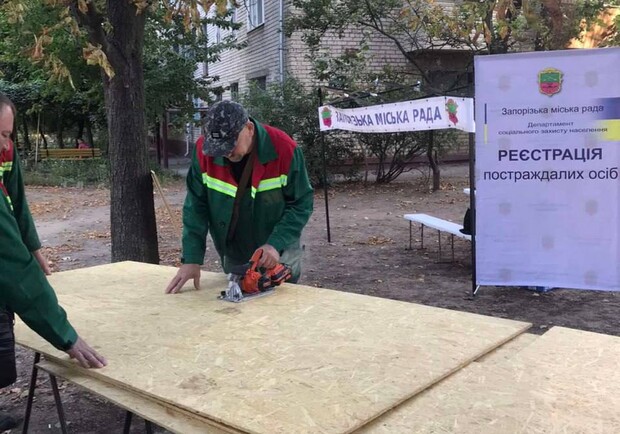 В результате утренней атаки в Запорожье пострадали 30 многоэтажных домов - фото