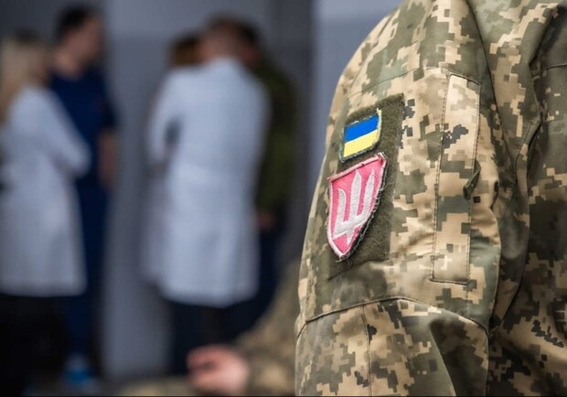 ДБР установило, что бывший военком Запорожской области организовывал фальшивые операции для "уклончан". || Фото: legalaid.gov.ua