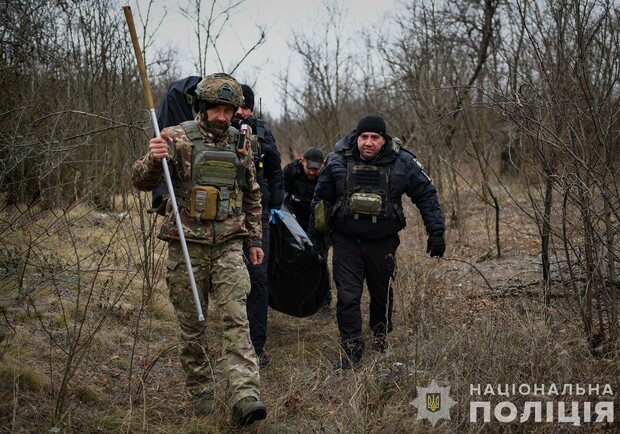 У Запорізькій області евакуювали тіло чоловіка, який загинув від вибуху касетного боєприпаса. || Фото: zp.npu.gov.ua