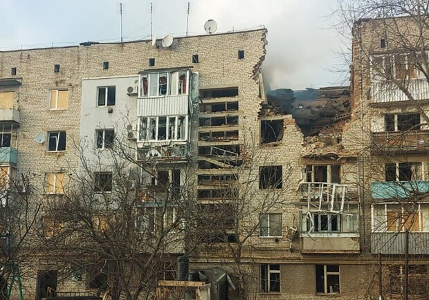 В Орехове авиационный снаряд попал в многоэтажку. || Фото: zp.npu.gov.ua
