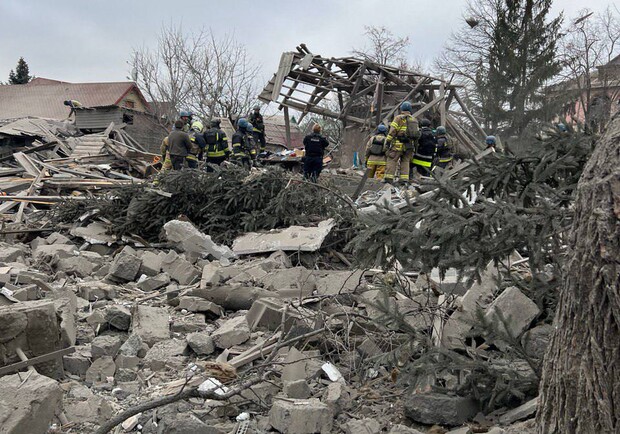 Зросла кількість загиблих внаслідок ракетного удару по Запоріжжю 29 грудня. || Фото: t.me/kurtievofficial
