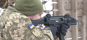 Cosmolot передал штурмовое оружие ВСУ на 6 млн грн