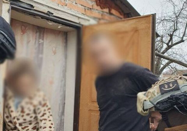 Поліцейські знайшли 5 людей, які напали у Києві на квартиру журналіста Ніколова. || Фото: kyiv.npu.gov.ua