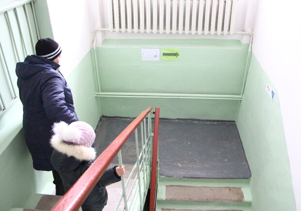 В Запорожье женщину с ребенком во время тревоги не пускали до укрытия. || Фото: zp.gov.ua